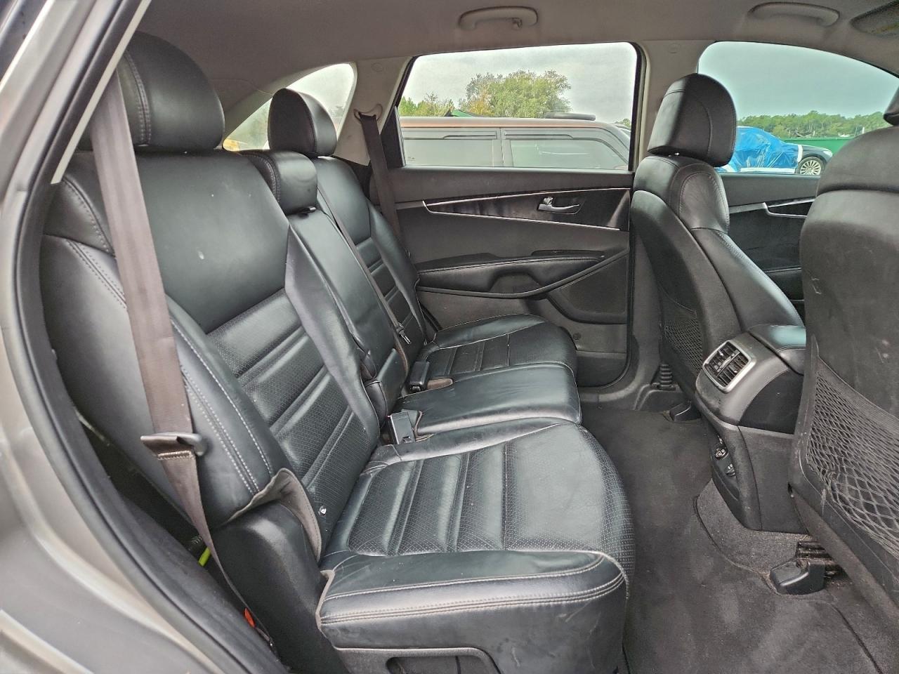 2017 KIA SORENTO