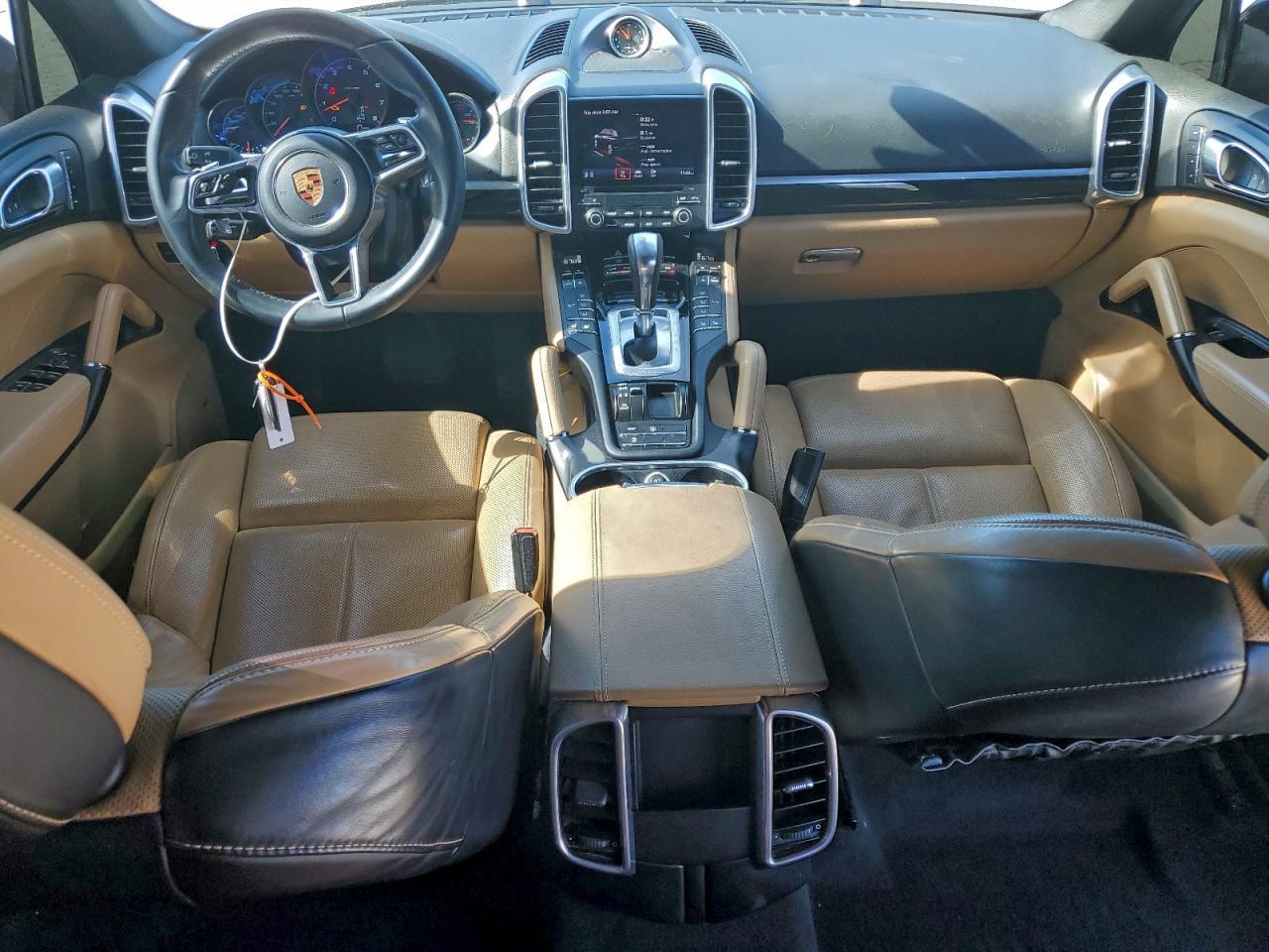 2018 PORSCHE CAYENNE