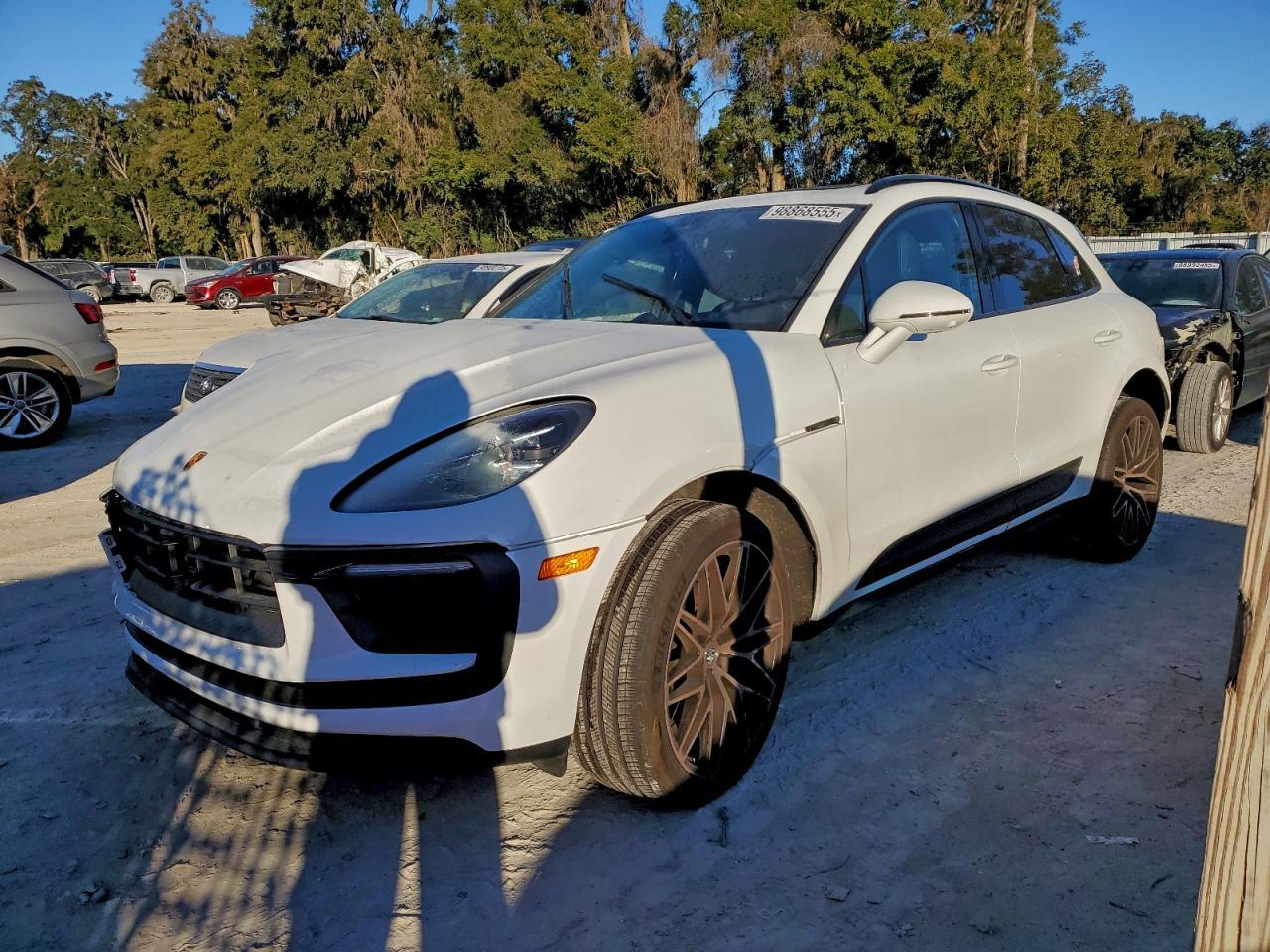 2025 PORSCHE Macan