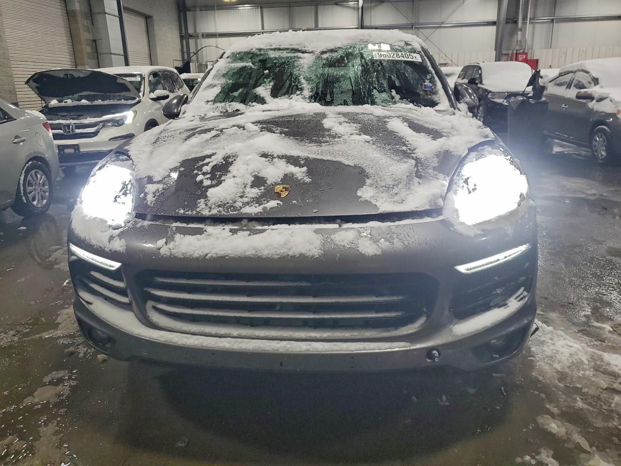 2015 PORSCHE CAYENNE