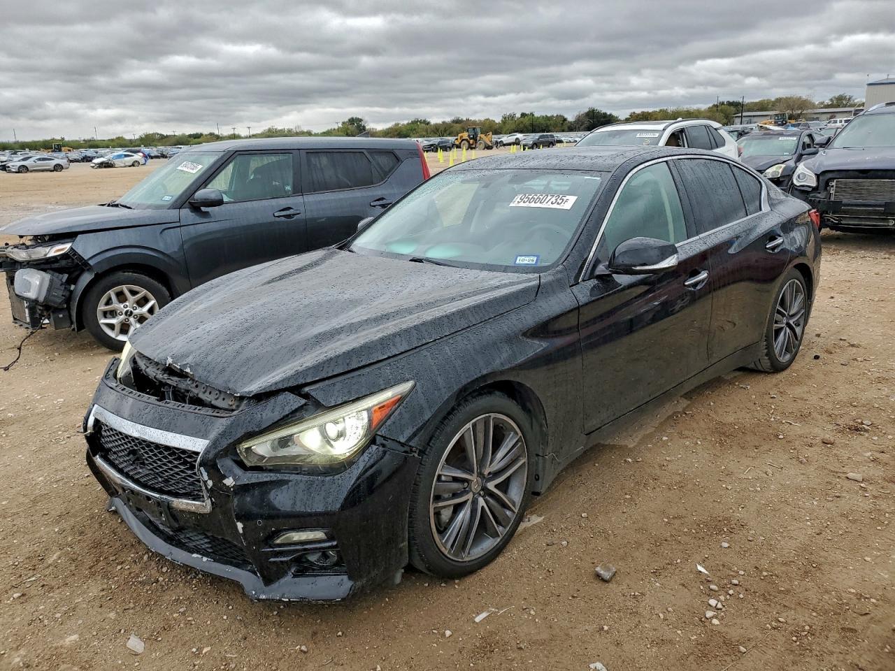 2014 INFINITI Q50