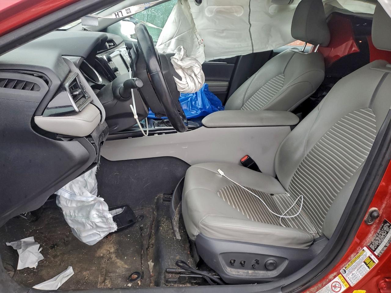 2019 TOYOTA CAMRY