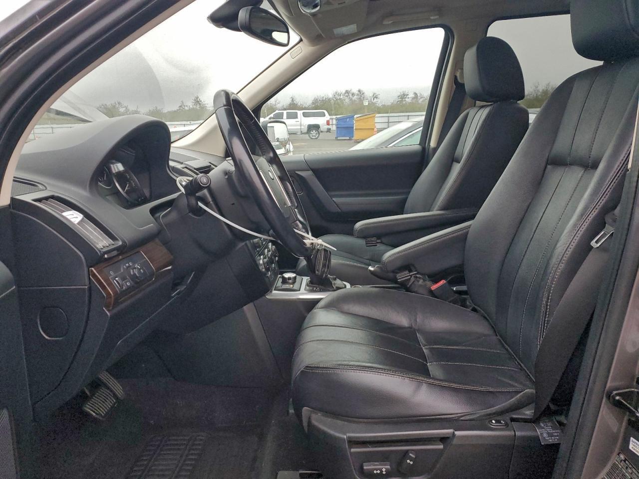 2011 LAND ROVER LR2