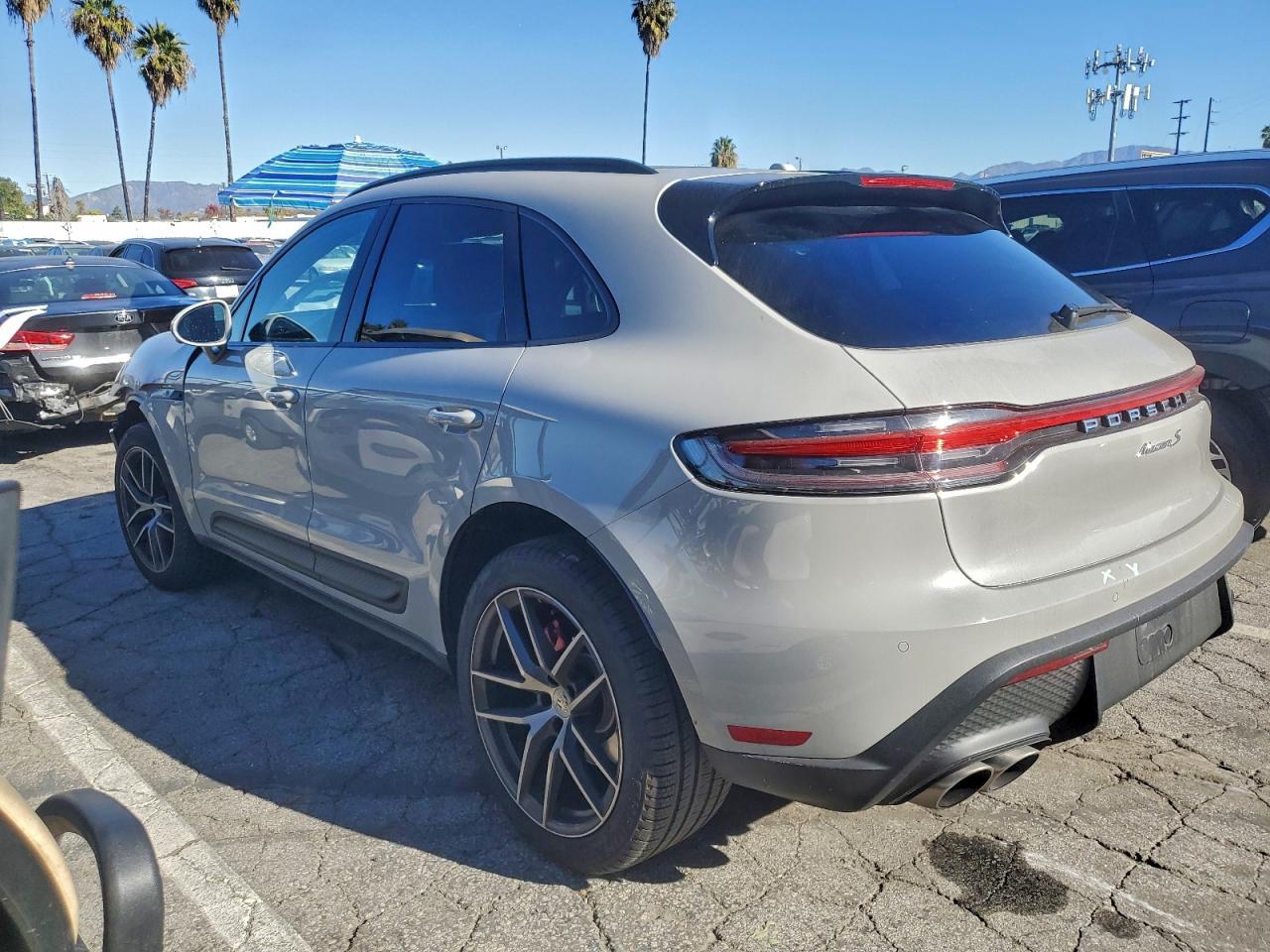 2024 PORSCHE Macan