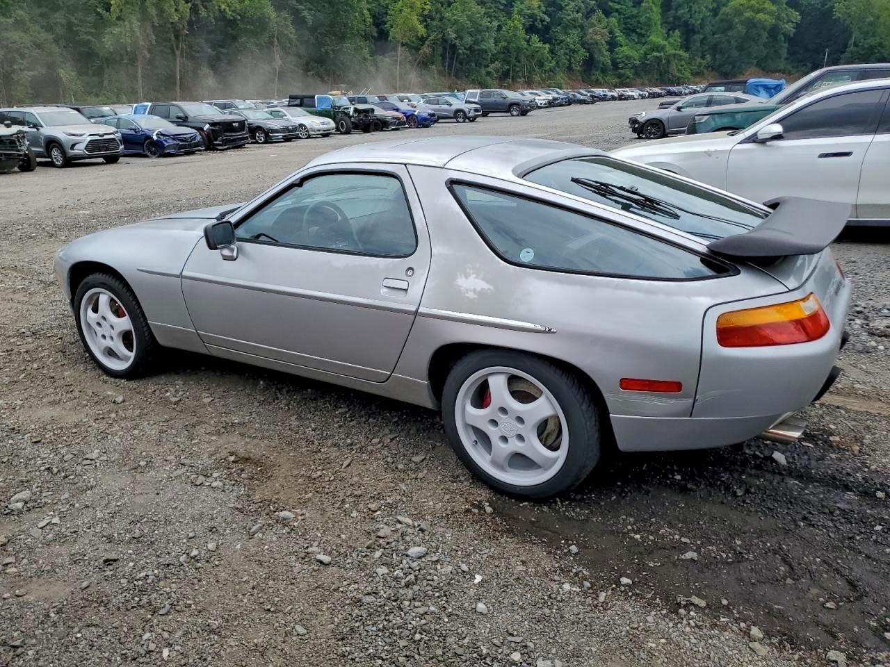 1988 PORSCHE 928