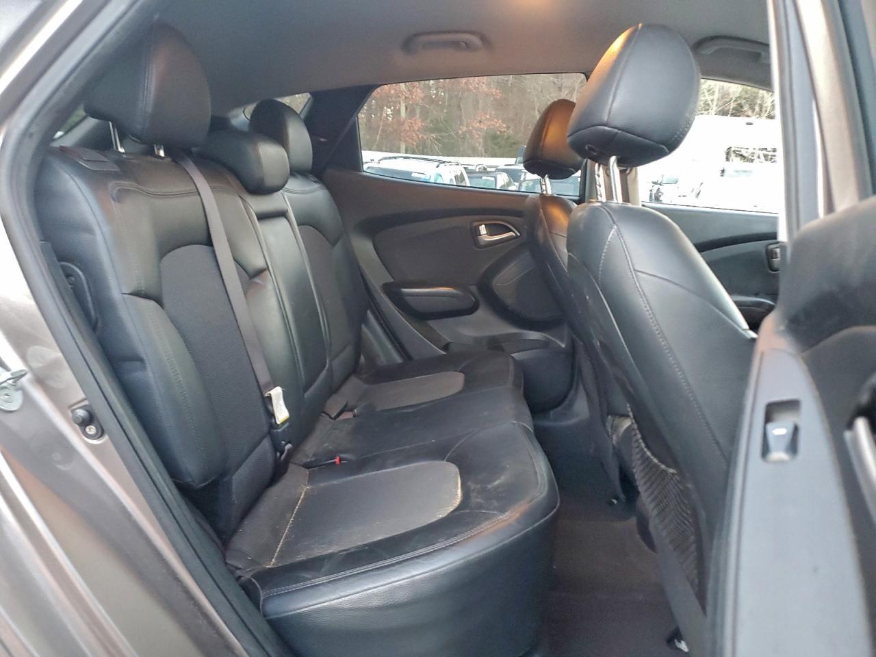 2011 HYUNDAI TUCSON