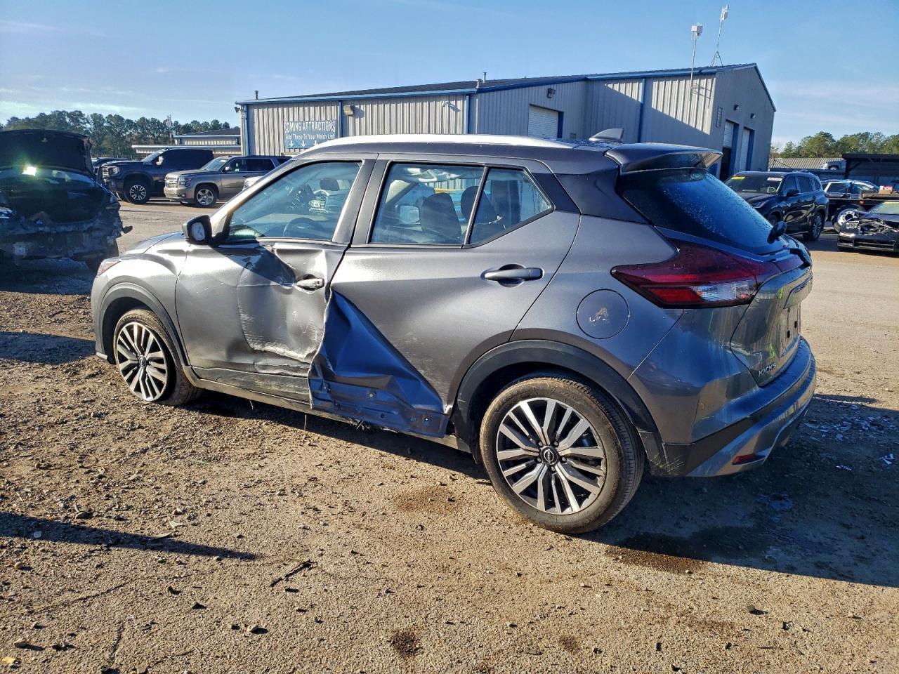 2023 NISSAN KICKS
