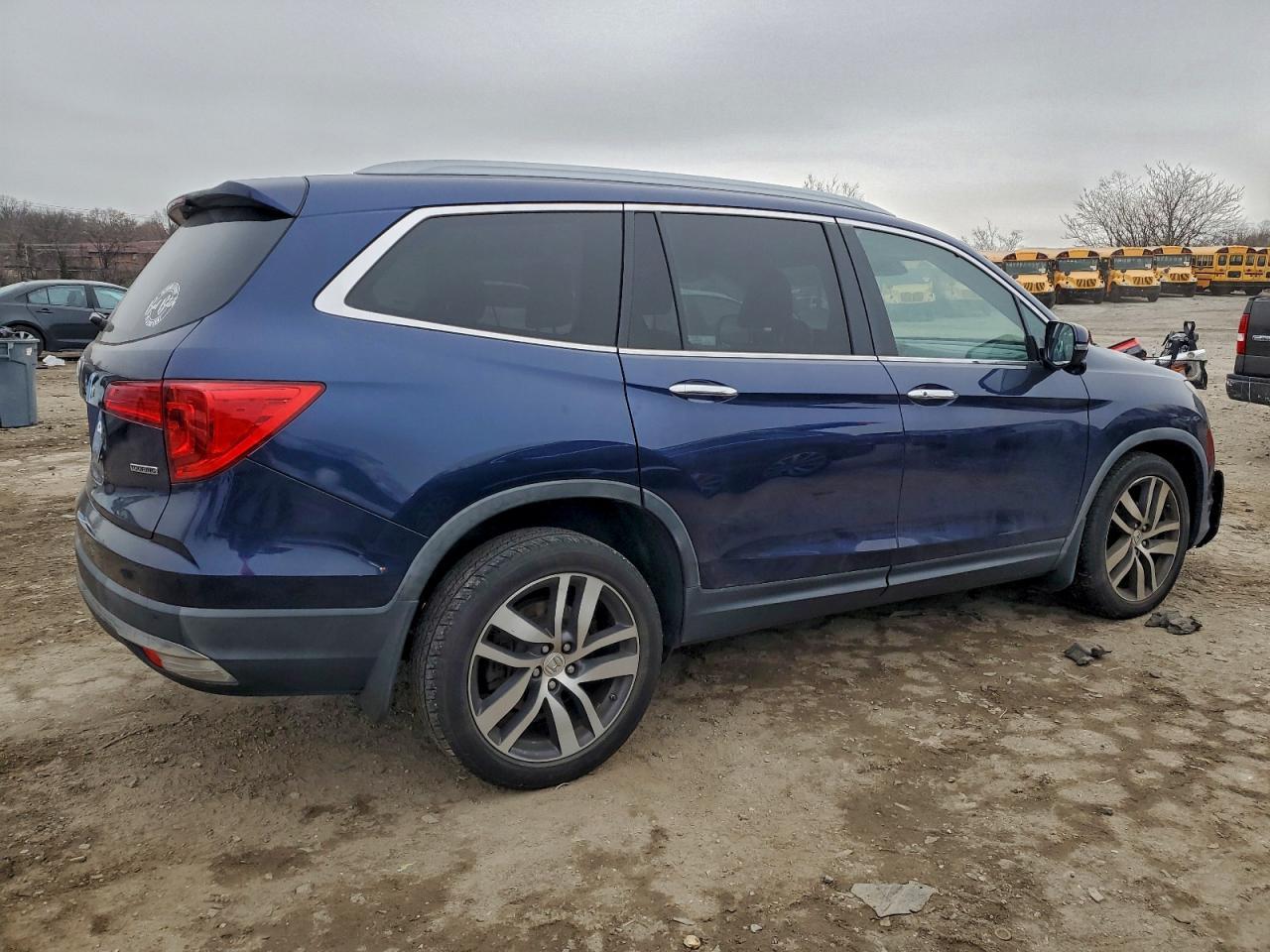 2017 HONDA PILOT