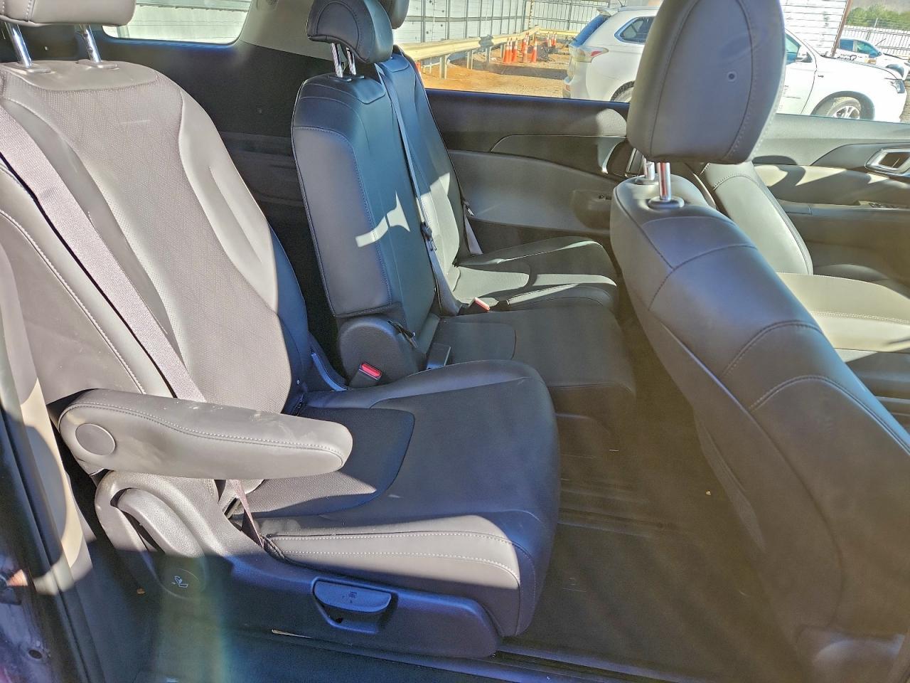 2025 KIA Carnival