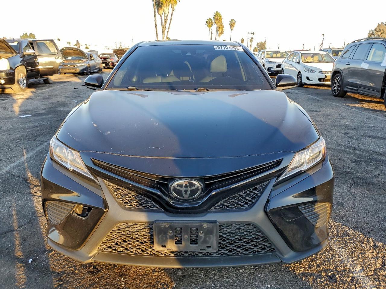 2018 TOYOTA CAMRY