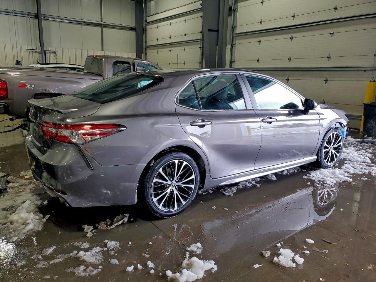 2019 TOYOTA CAMRY