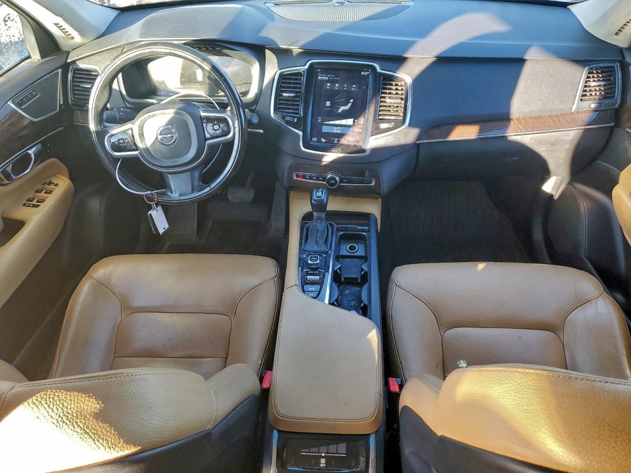 2016 VOLVO XC90