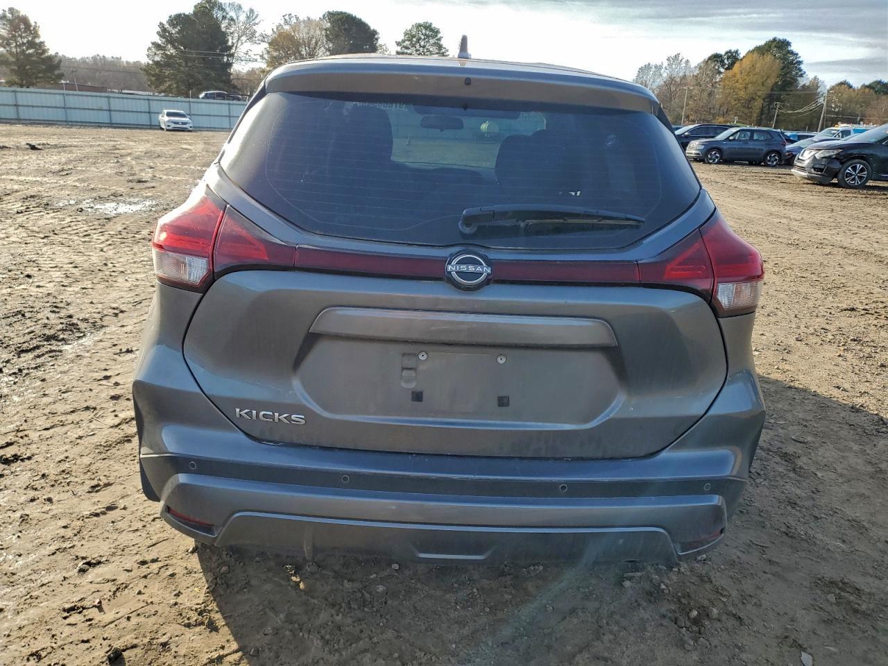 2024 NISSAN KICKS