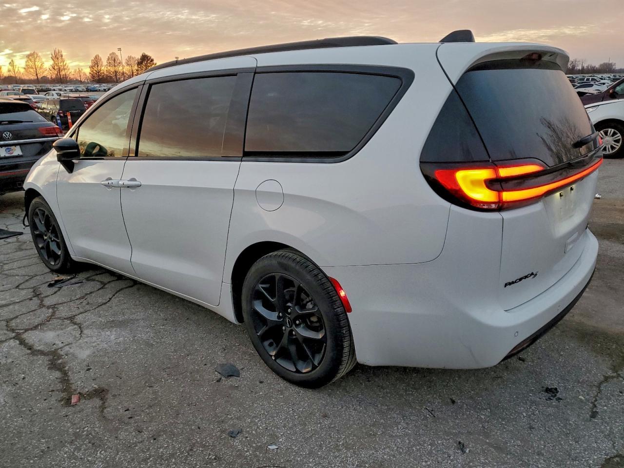 2025 CHRYSLER Pacifica
