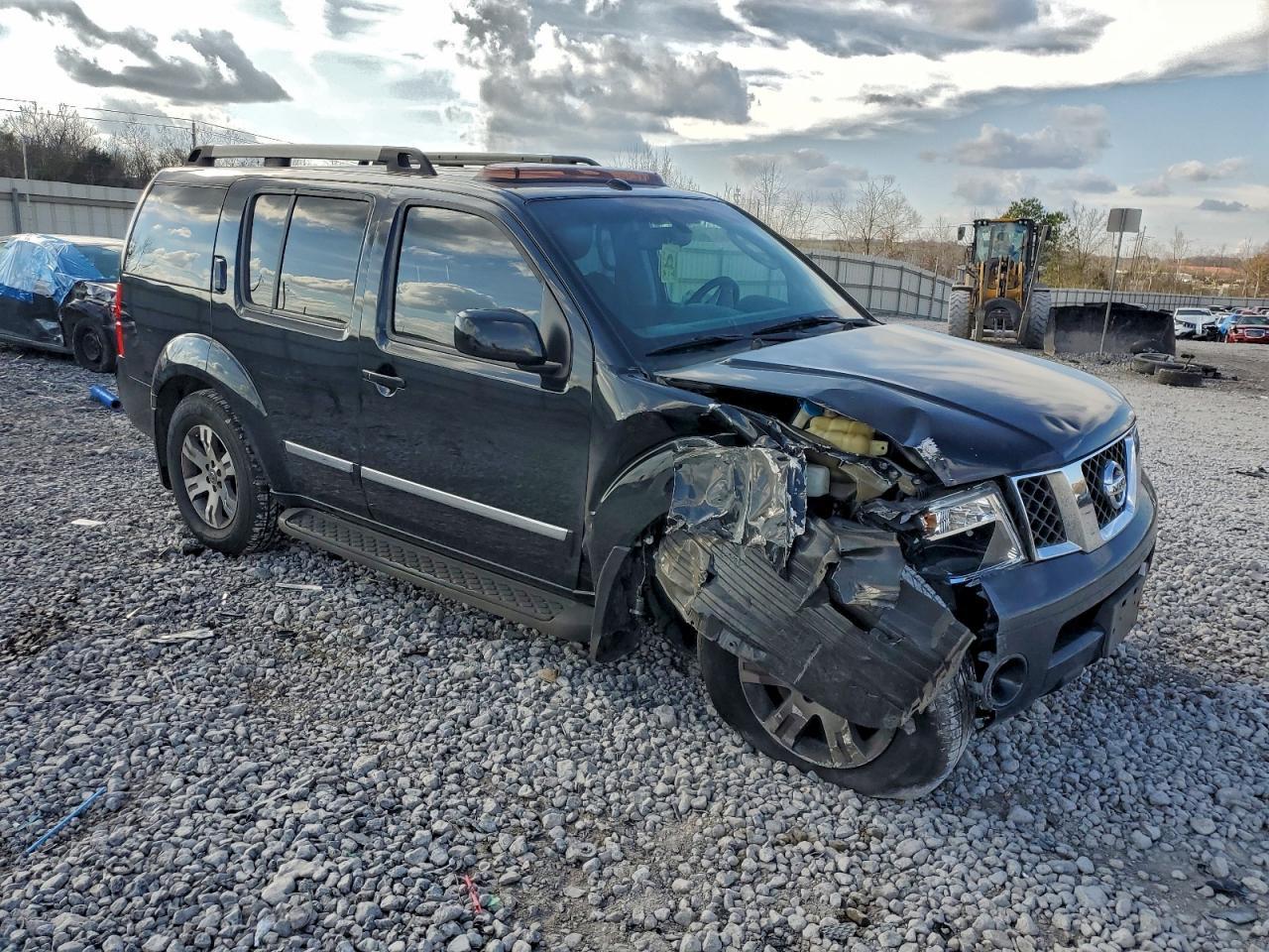 2012 NISSAN PATHFINDER
