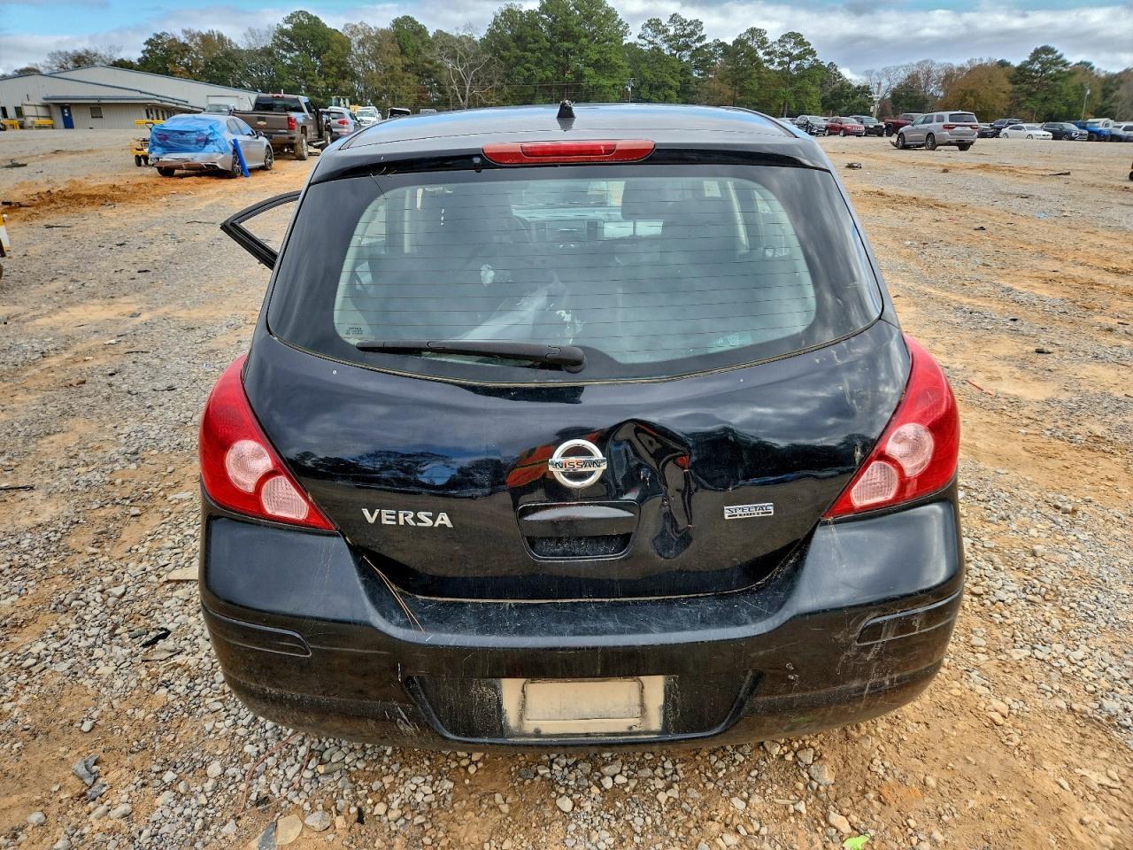 2012 NISSAN VERSA