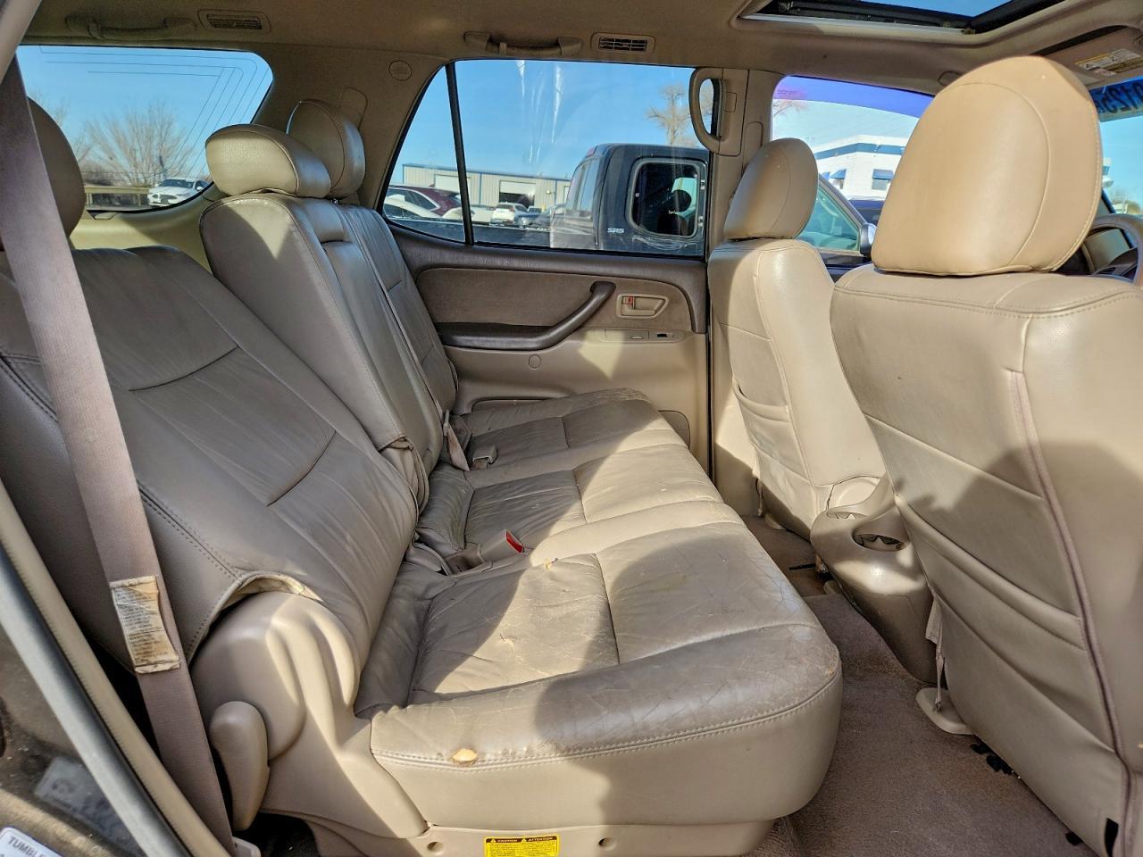 2005 TOYOTA Sequoia