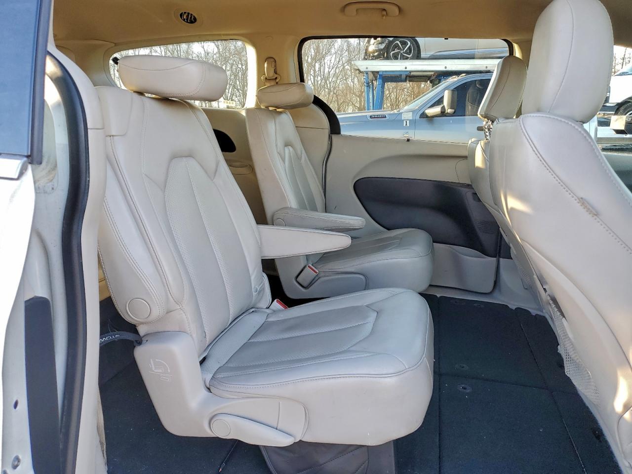 2021 CHRYSLER Voyager