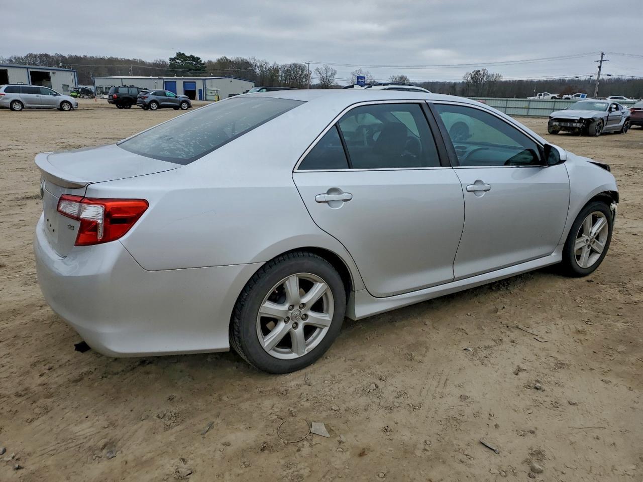 2013 TOYOTA CAMRY