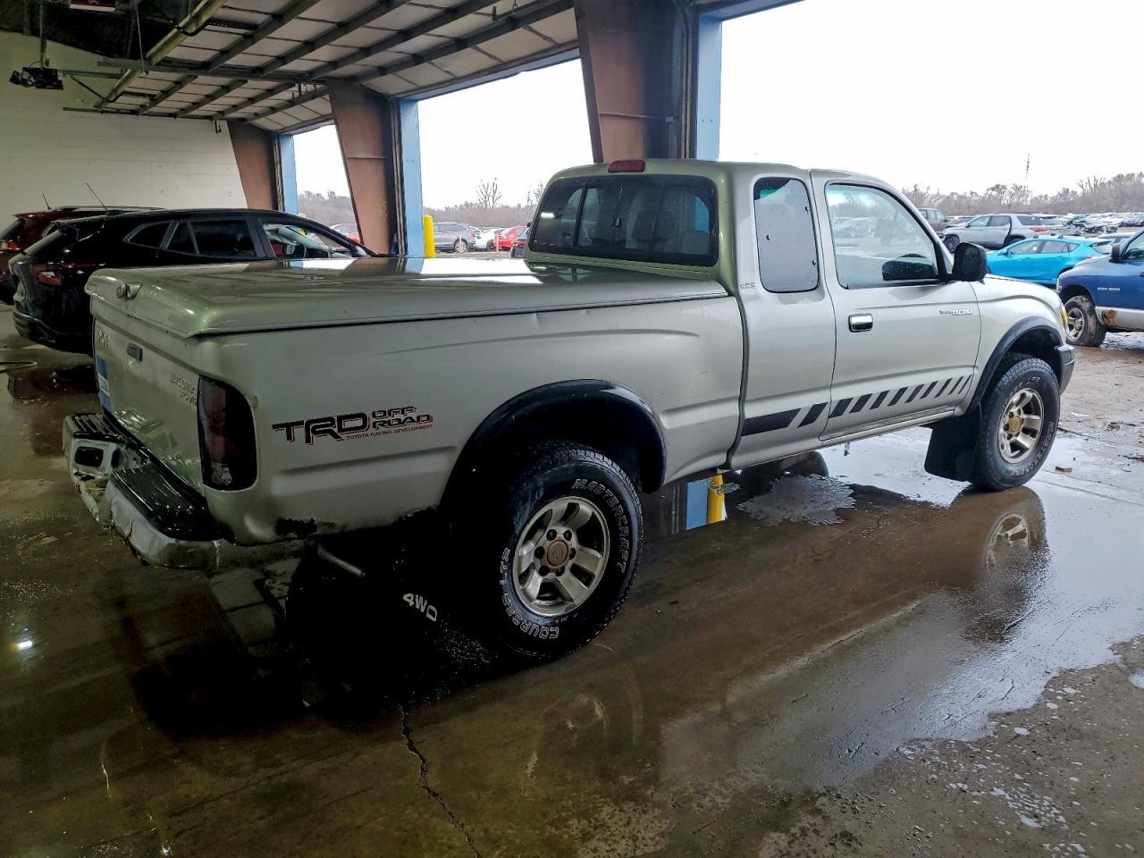 2000 TOYOTA TACOMA