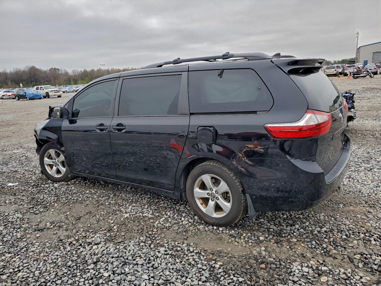 2018 TOYOTA SIENNA