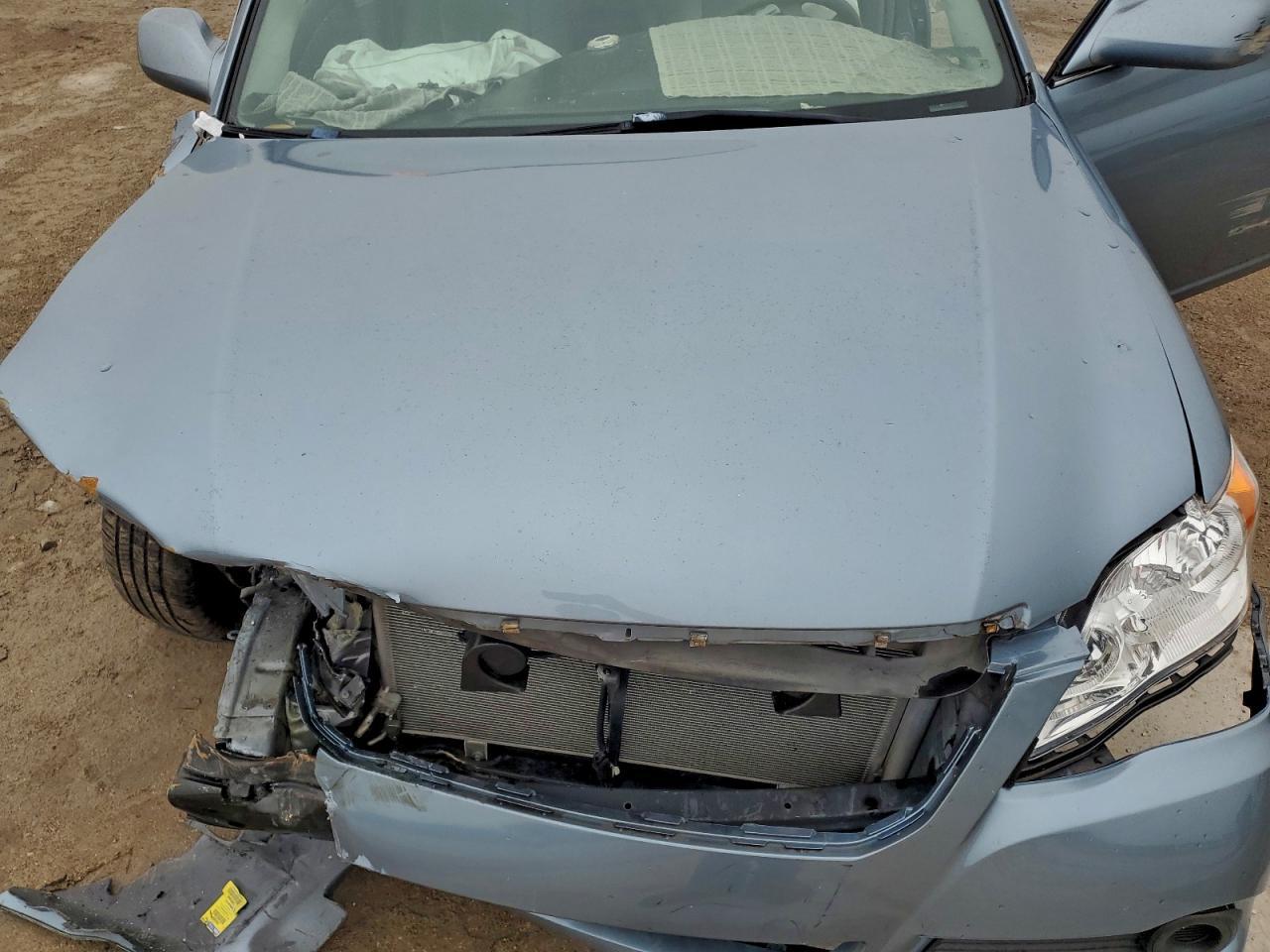 2010 TOYOTA Avalon
