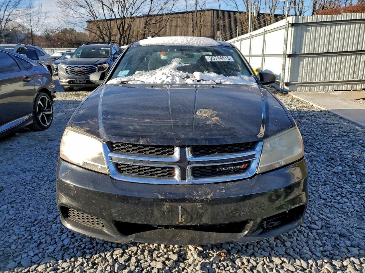 2013 DODGE Avenger