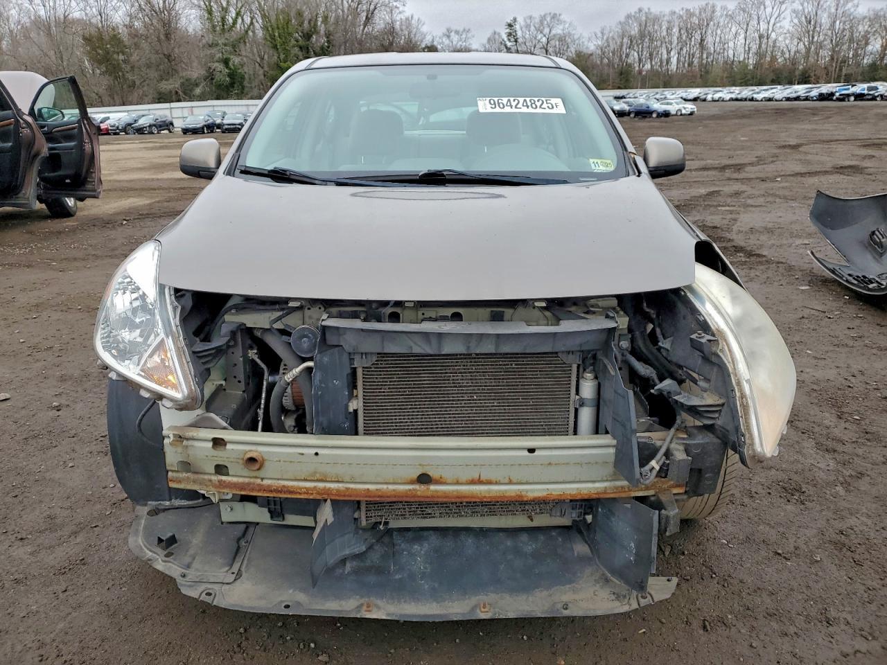 2013 NISSAN VERSA