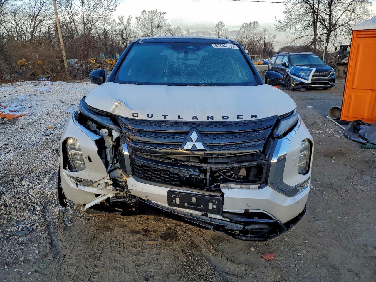 2023 MITSUBISHI outlander
