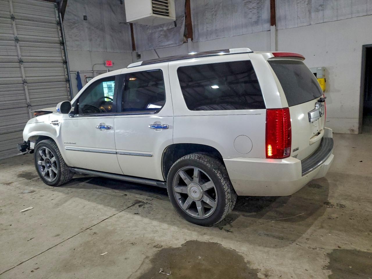 2010 CADILLAC ESCALADE