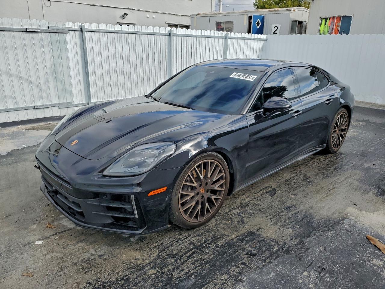 2024 PORSCHE Panamera