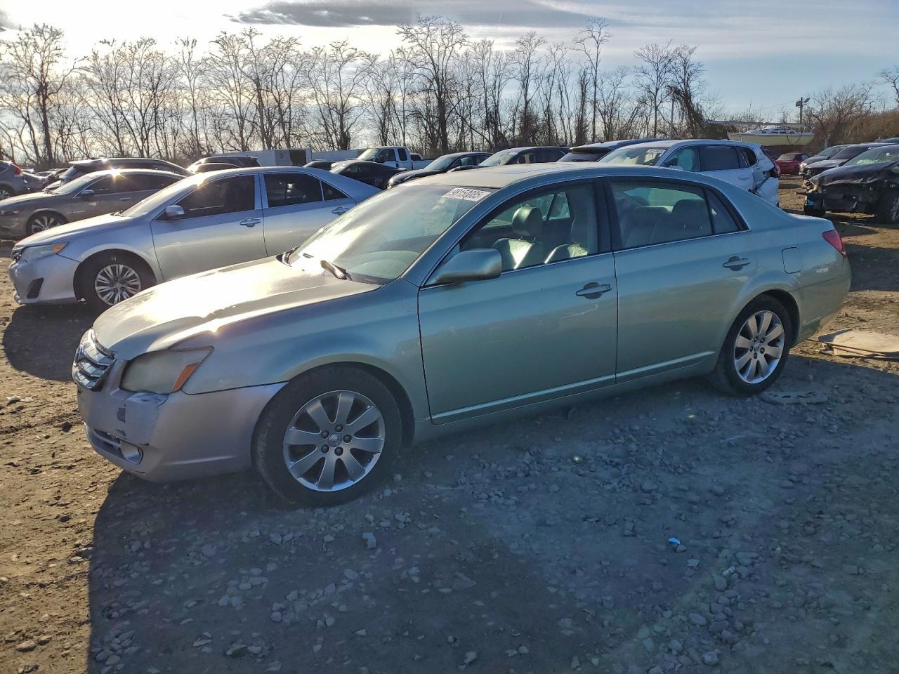 2005 TOYOTA Avalon