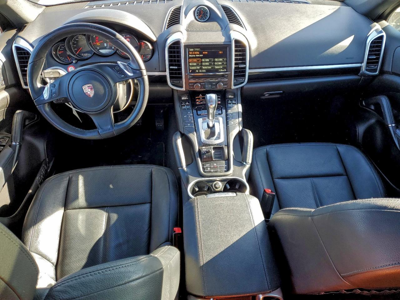 2014 PORSCHE CAYENNE