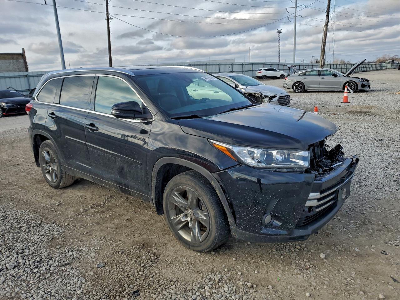 2017 TOYOTA HIGHLANDER