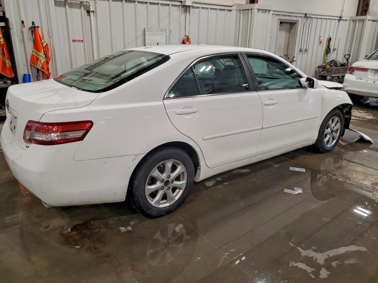 2011 TOYOTA CAMRY