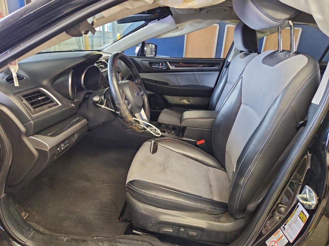 2017 SUBARU Legacy