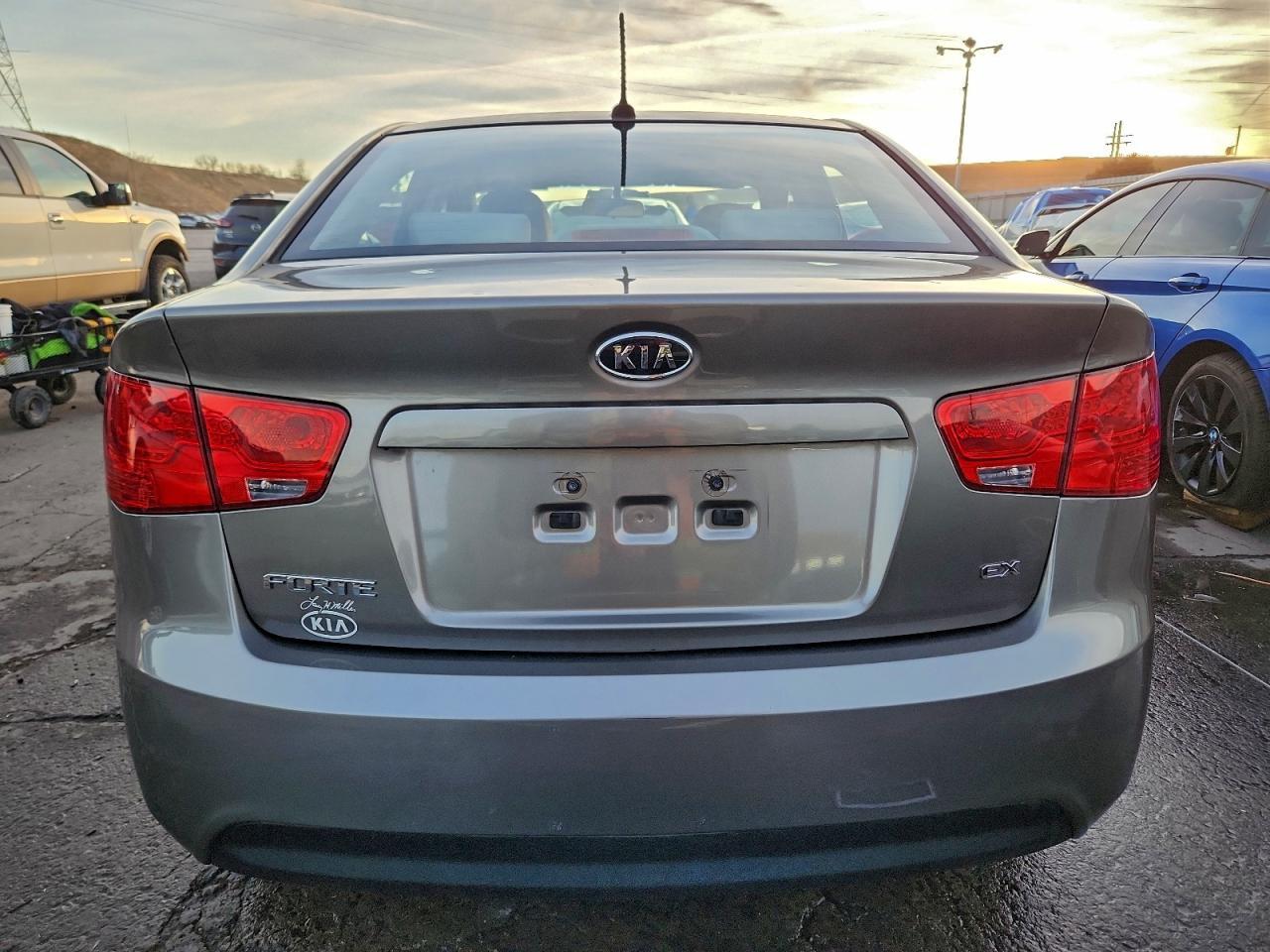 2010 KIA FORTE