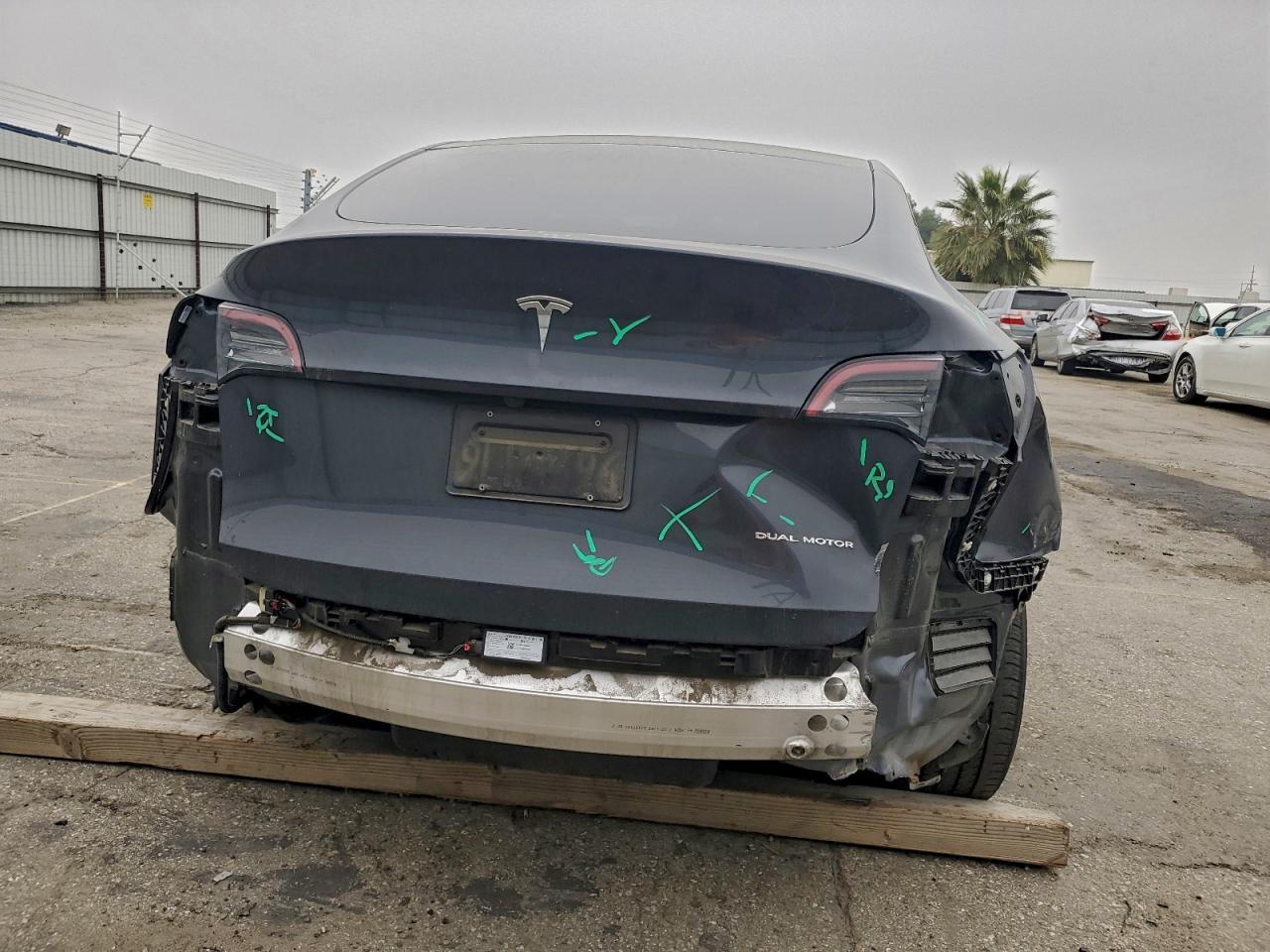2024 TESLA MODEL Y