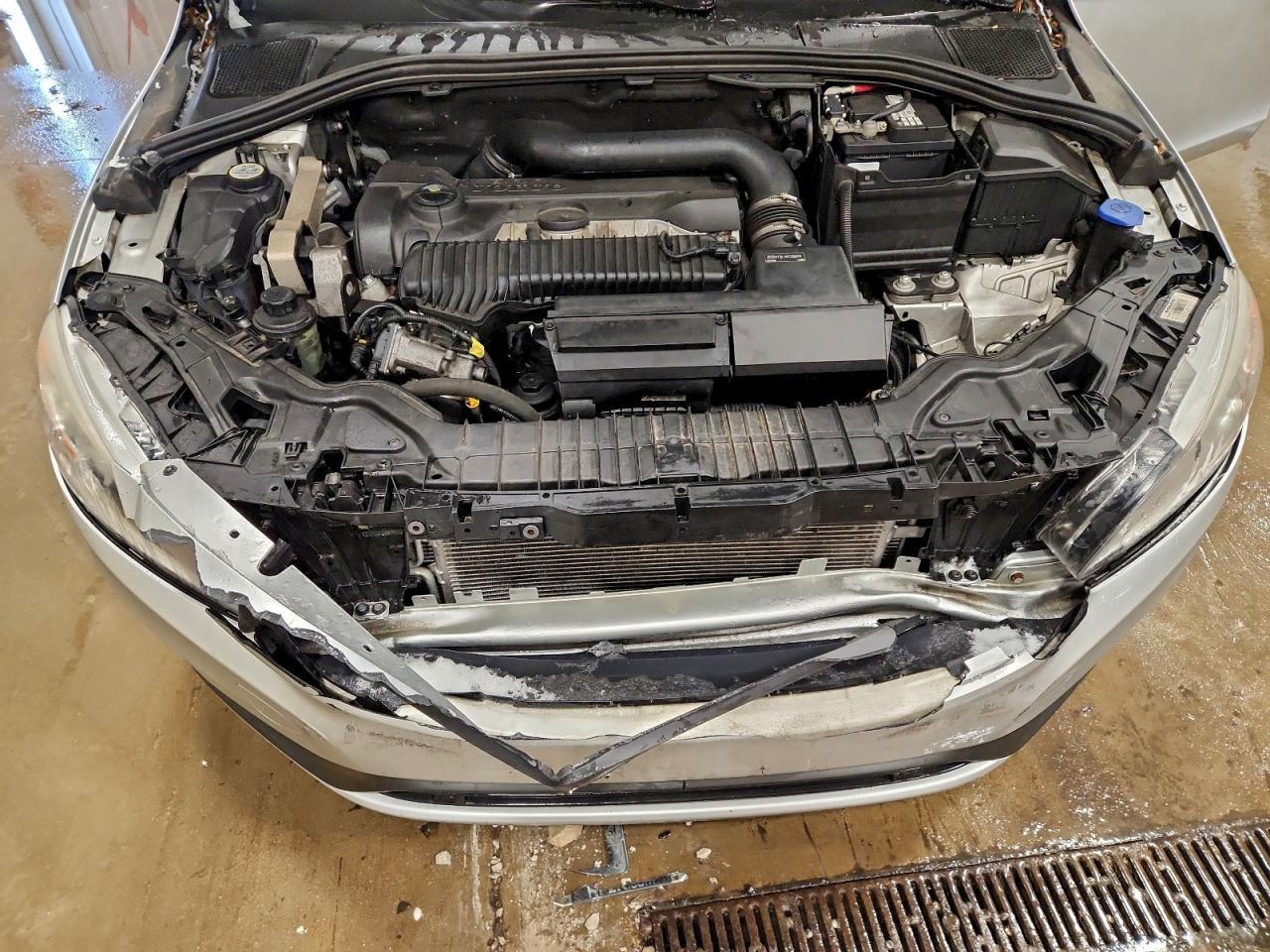 2015 VOLVO S60