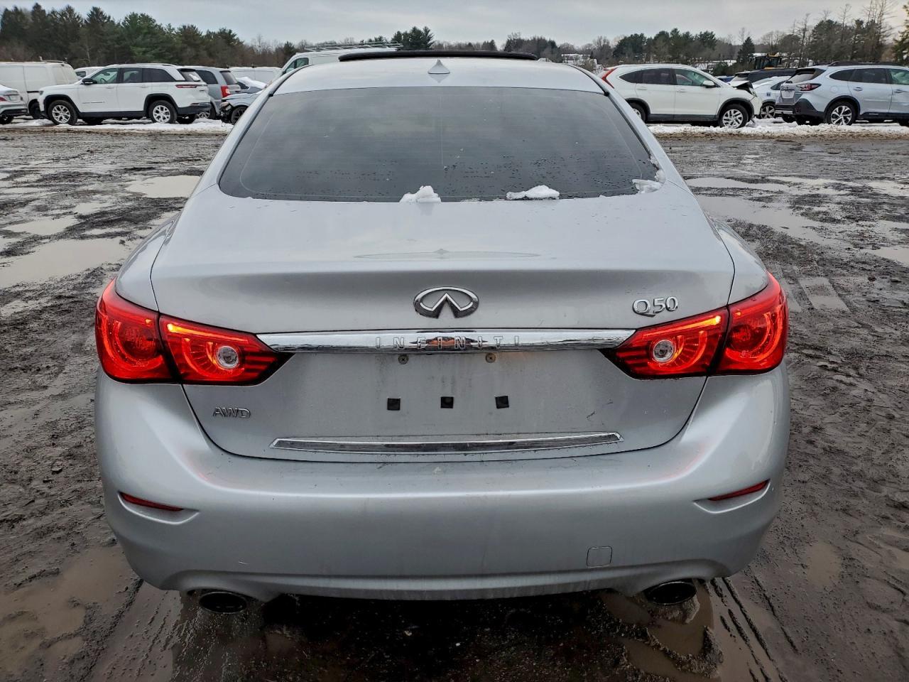 2015 INFINITI Q50