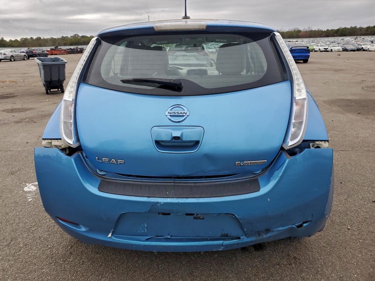 2011 NISSAN LEAF