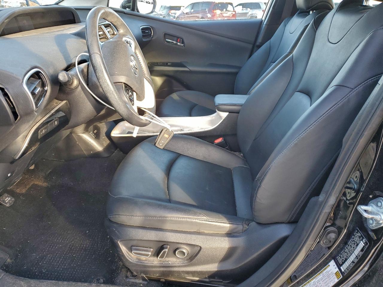 2016 TOYOTA PRIUS