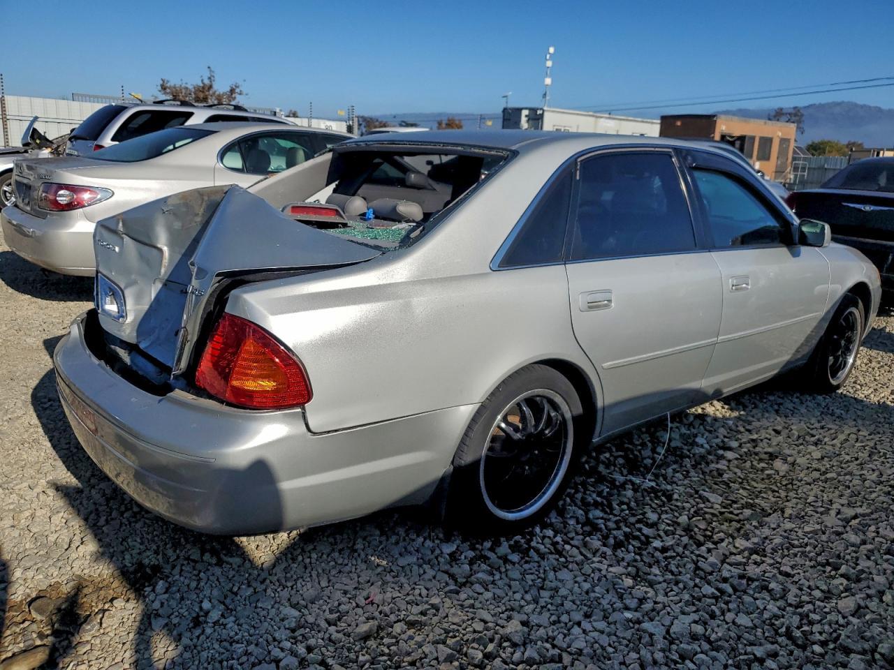 2002 TOYOTA Avalon