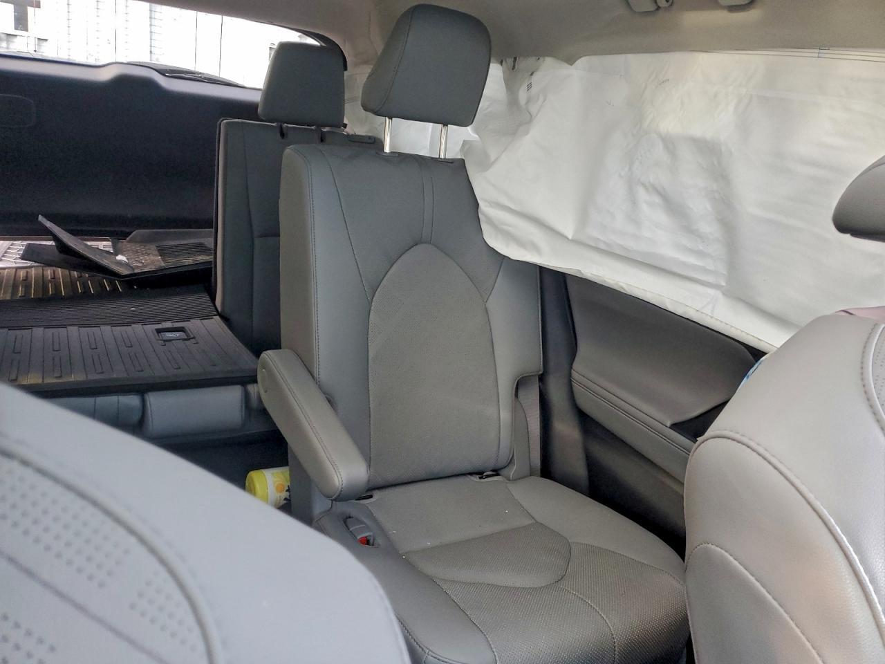 2020 TOYOTA HIGHLANDER