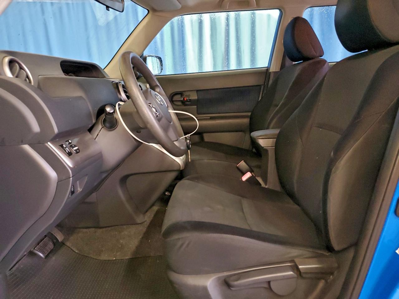 2011 TOYOTA SCION