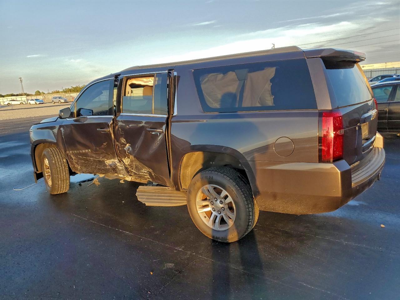 2017 CHEVROLET Suburban