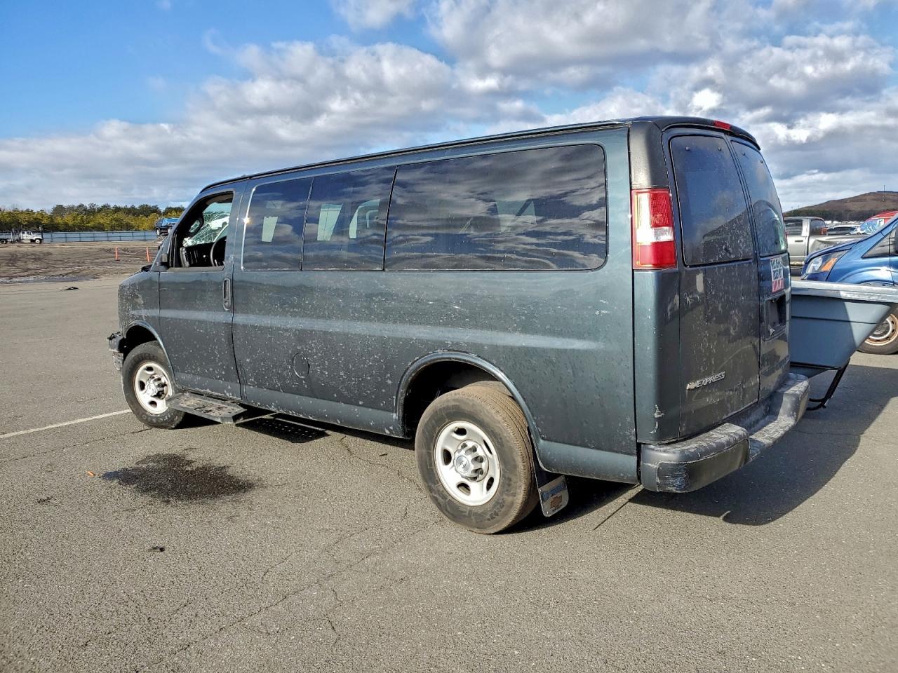 2017 CHEVROLET Express 3500