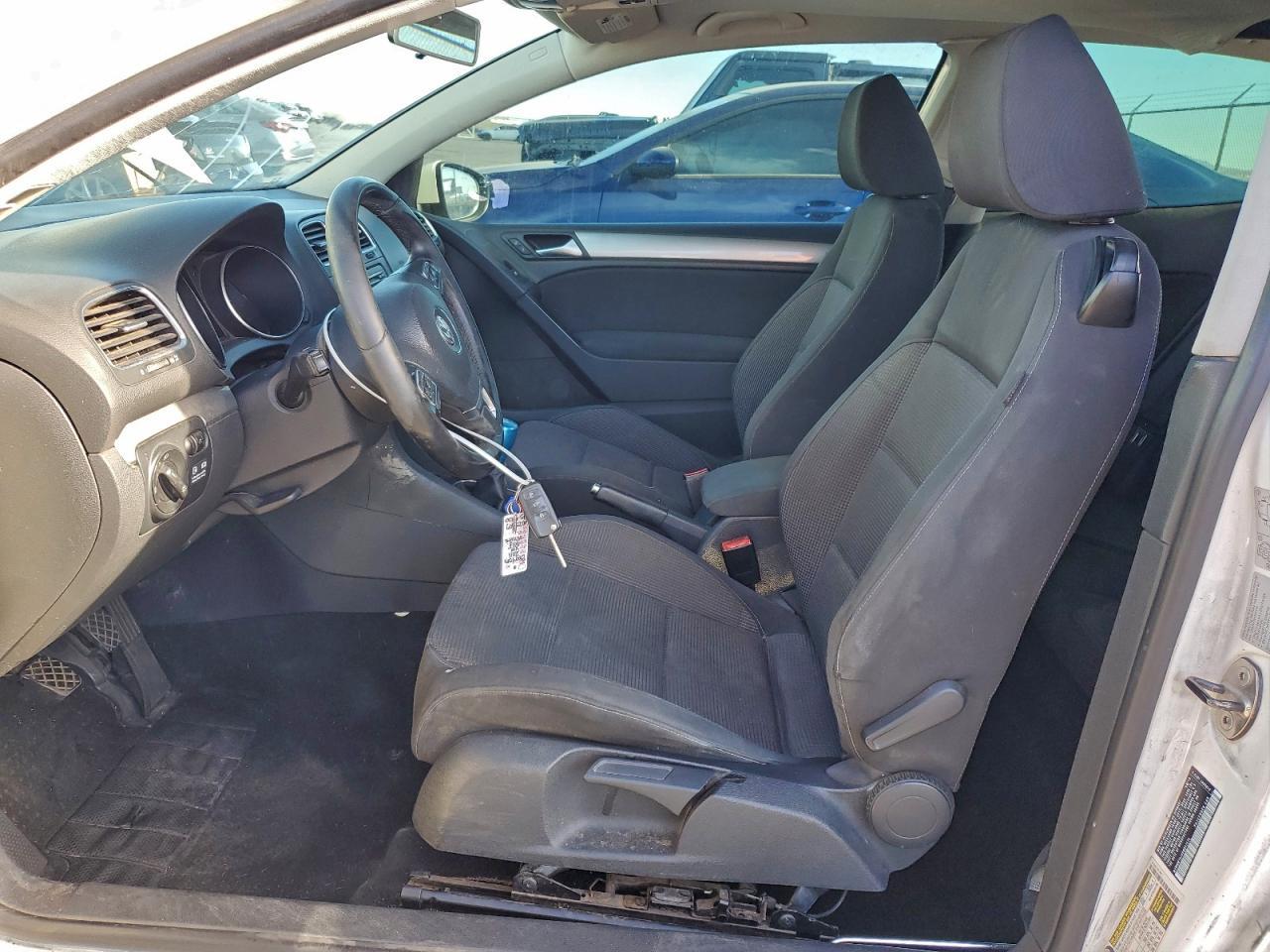 2011 VOLKSWAGEN GOLF