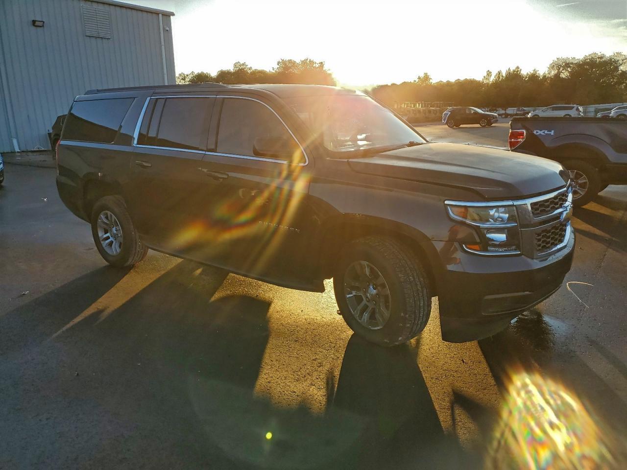 2017 CHEVROLET Suburban