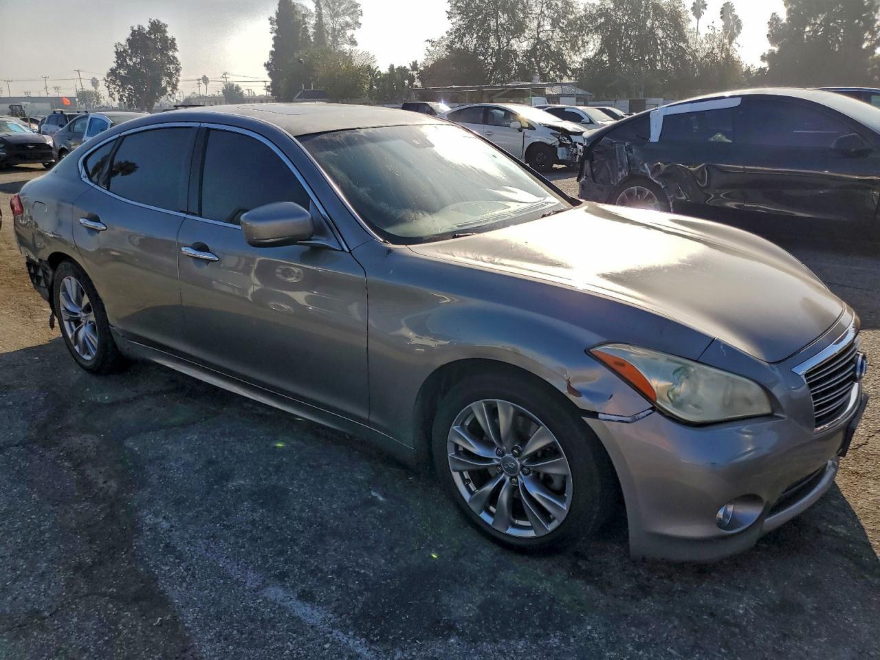 2012 INFINITI M37